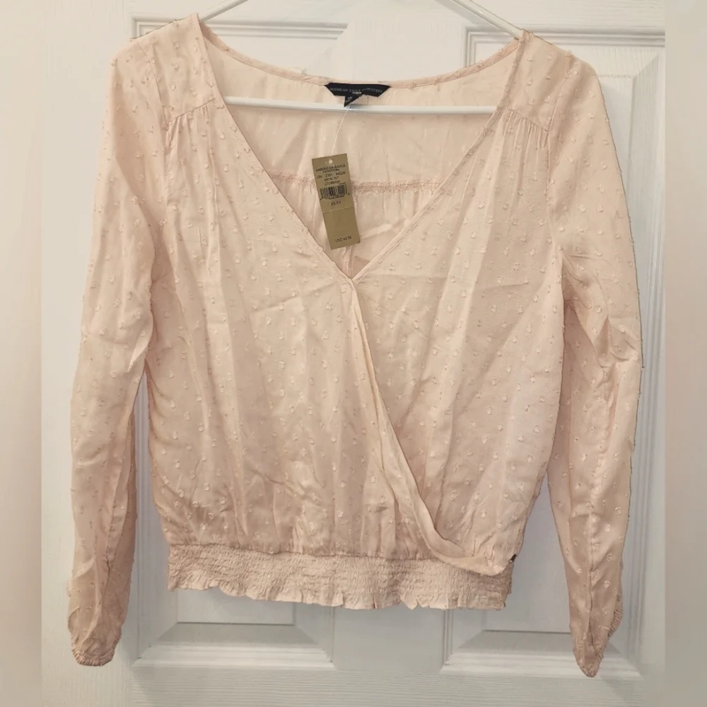 NWT American Eagle Pink Dobby Dot Wrap Blouse - Smocked Waist - XS